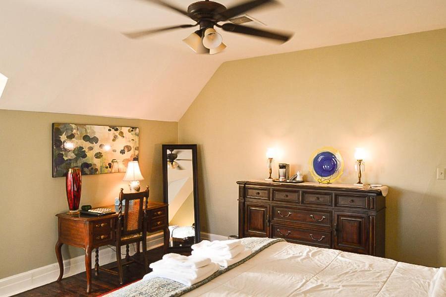 300 Clifton Bed and Breakfast Μινεάπολη Δωμάτιο φωτογραφία
